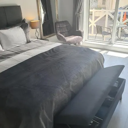 Apartman River View *